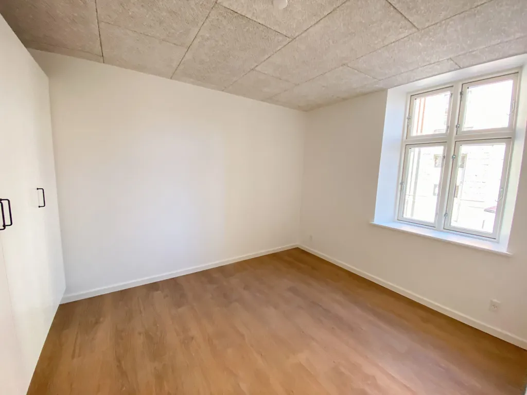 Pièces - Renovated 2-Bedroom Flat with Balcony in Aalborg