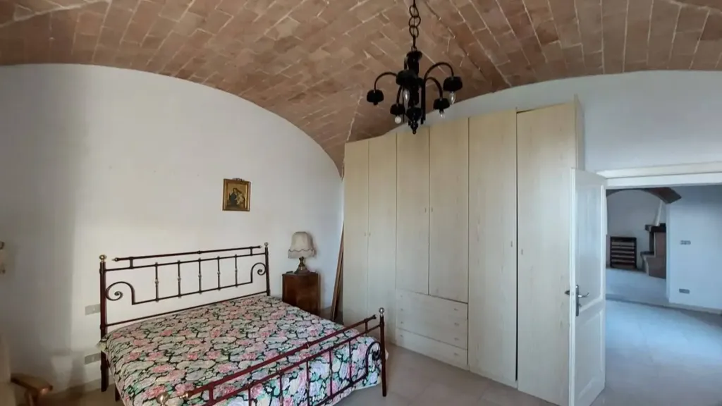 Magamistoad - Rustic Farmhouse with 3000m² Land in Certaldo