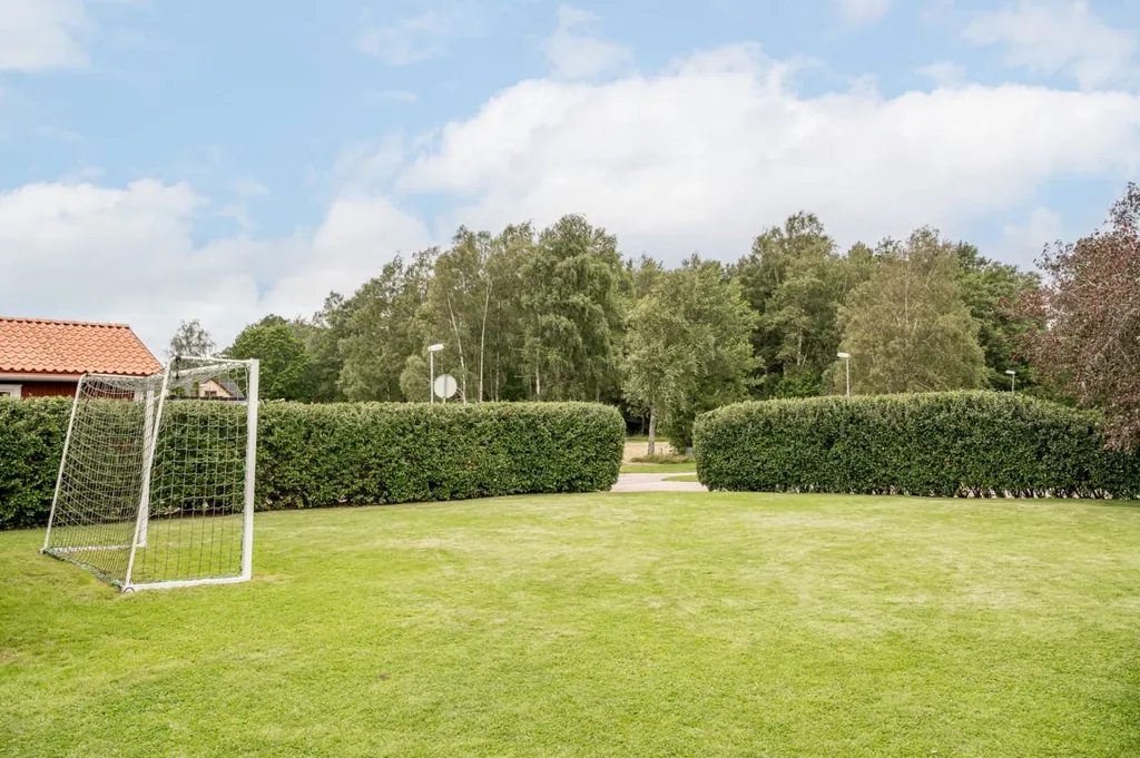 Giardino - 1920s Timber Villa with Garden in Kristinehamn