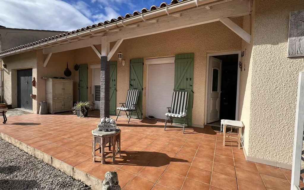 Terrasse - Maison Plain Pied avec Jardin et Garage à Sauvian
