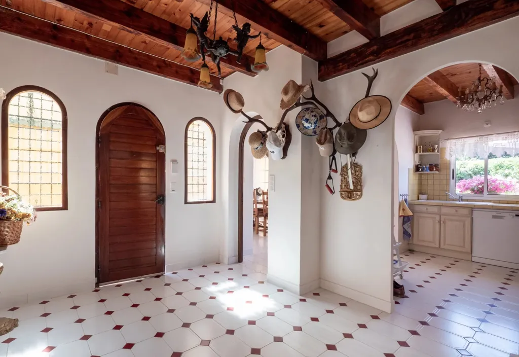 Entrée - Maison avec Vue Montagnes et Piscine à Bédarieux