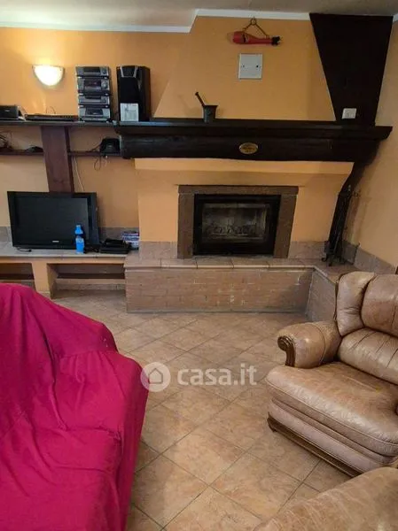 Soggiorno - Rustic Bifamily Villa with Garden in Trecate