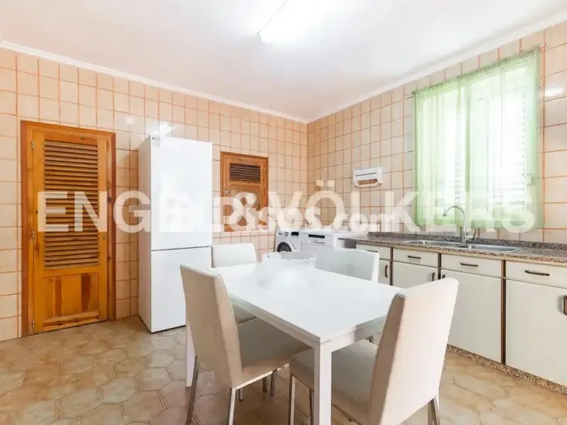 Cuisine - Rustic Chalet with Pool in Montserrat