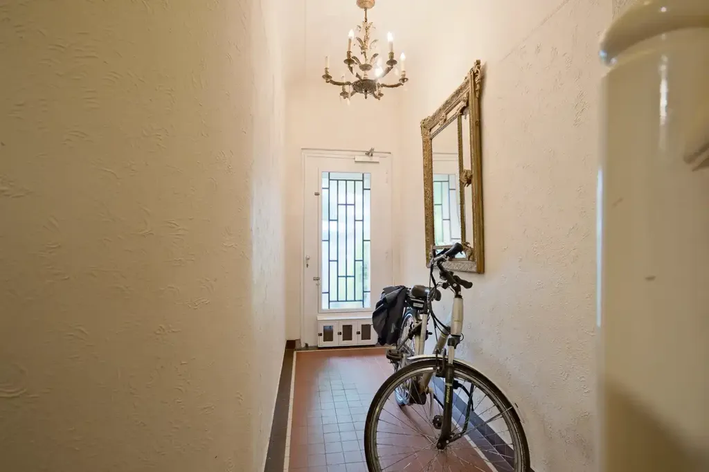 Hallway - Ground Floor Apartment with Garden in Schaerbeek