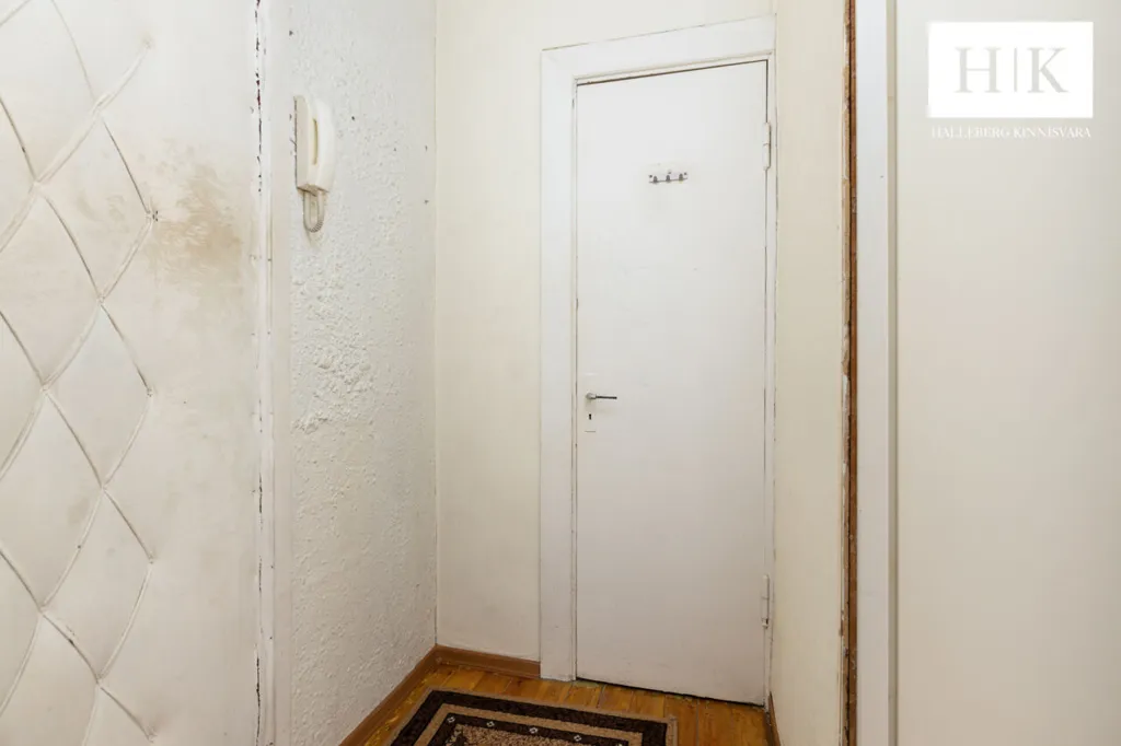 hallway_entrance