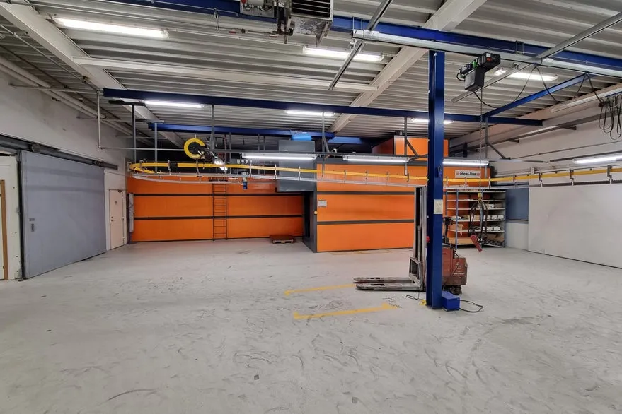 Garage - Production Unit with Spray Booth in Denmark