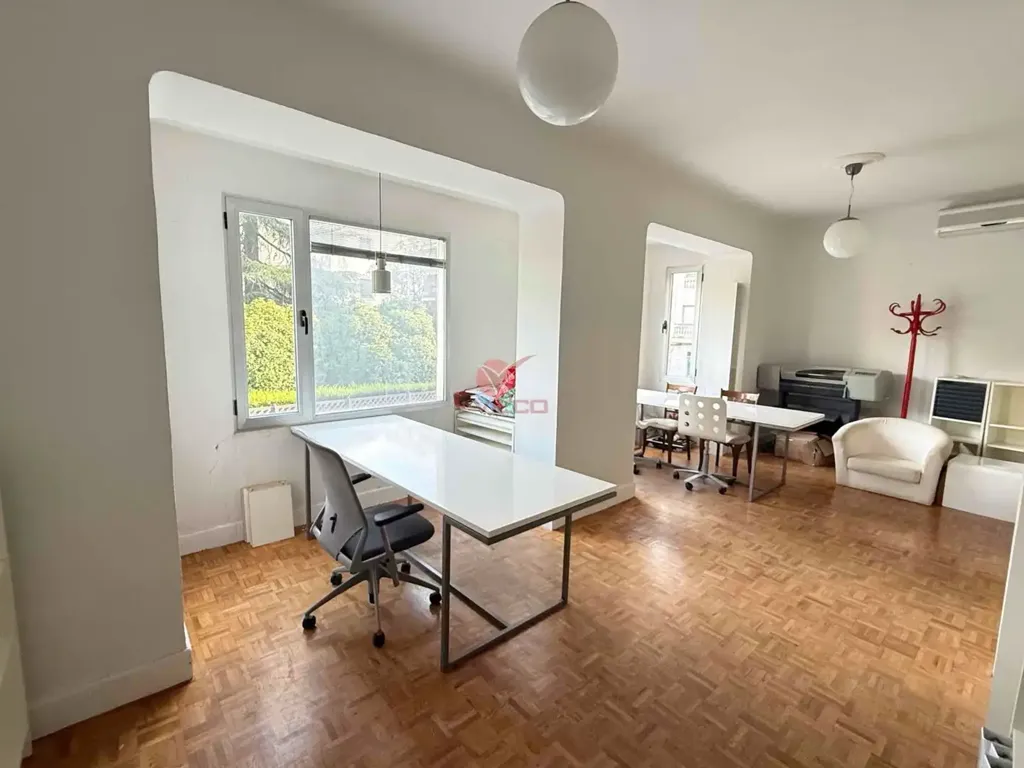 Kabinet - Apartment with Office Potential in Plaza de España, Cuenca