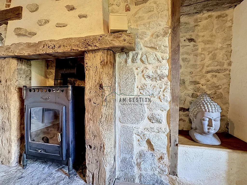 Séjour - Ensemble Immobilier avec Grange dans un Cadre Verdoyant
