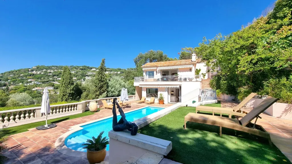Piscina - Villa with Sea View in Cannes