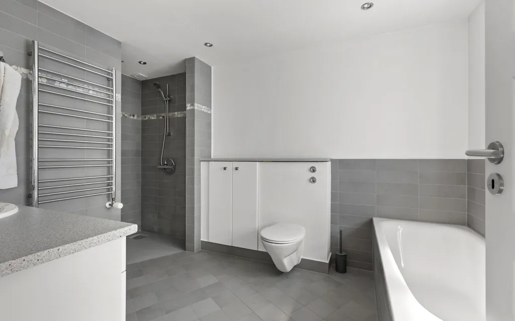 Bagni - Villa with Garden View in Tyvelse