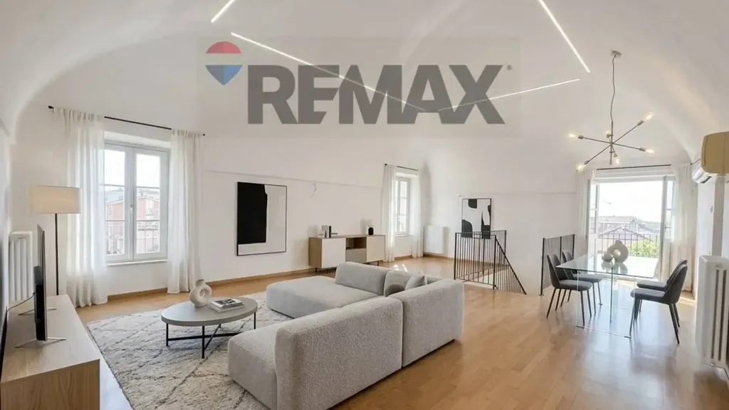 Elutuba - Rustic Duplex with Box in Novellara