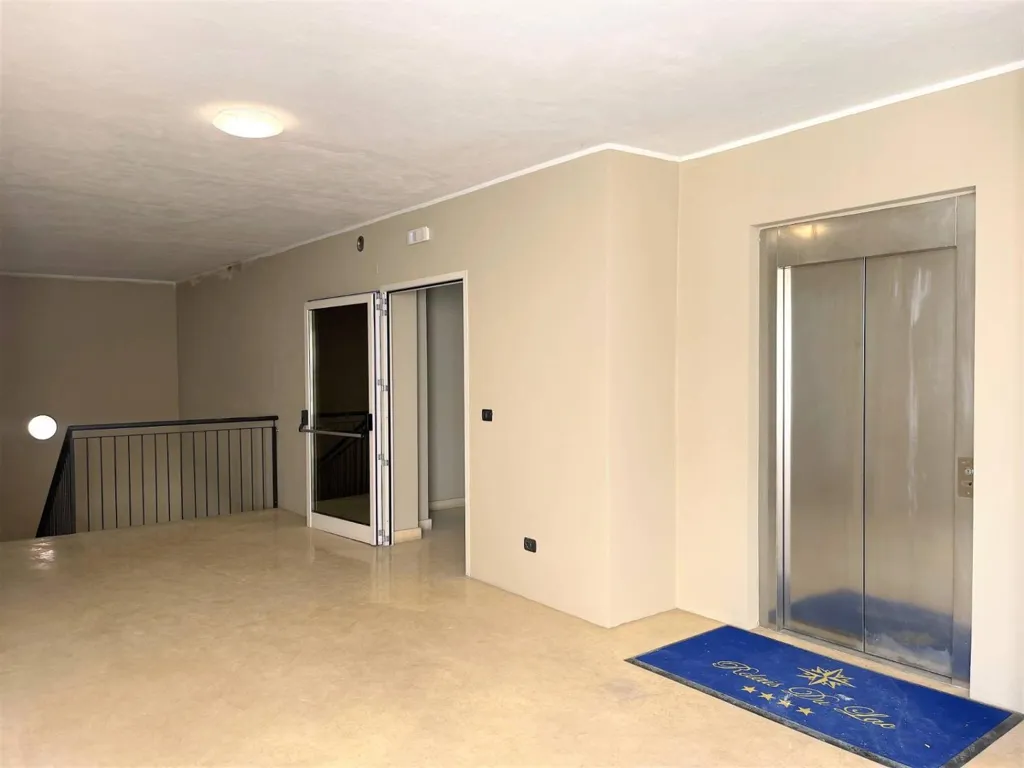 Triplex with Pool Terrace in Desenzano del Garda