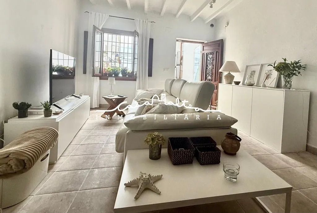 Elutuba - Beachfront Apartment with Terraces in Altea