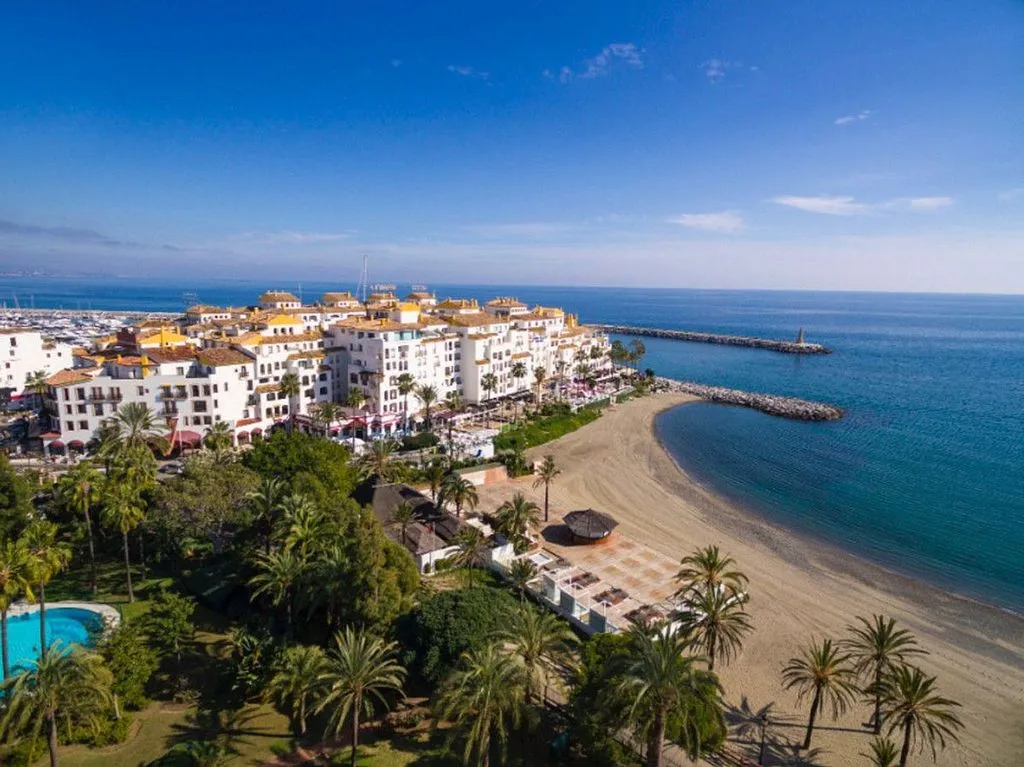 Penthouse with Pool in Casco Antiguo, Marbella