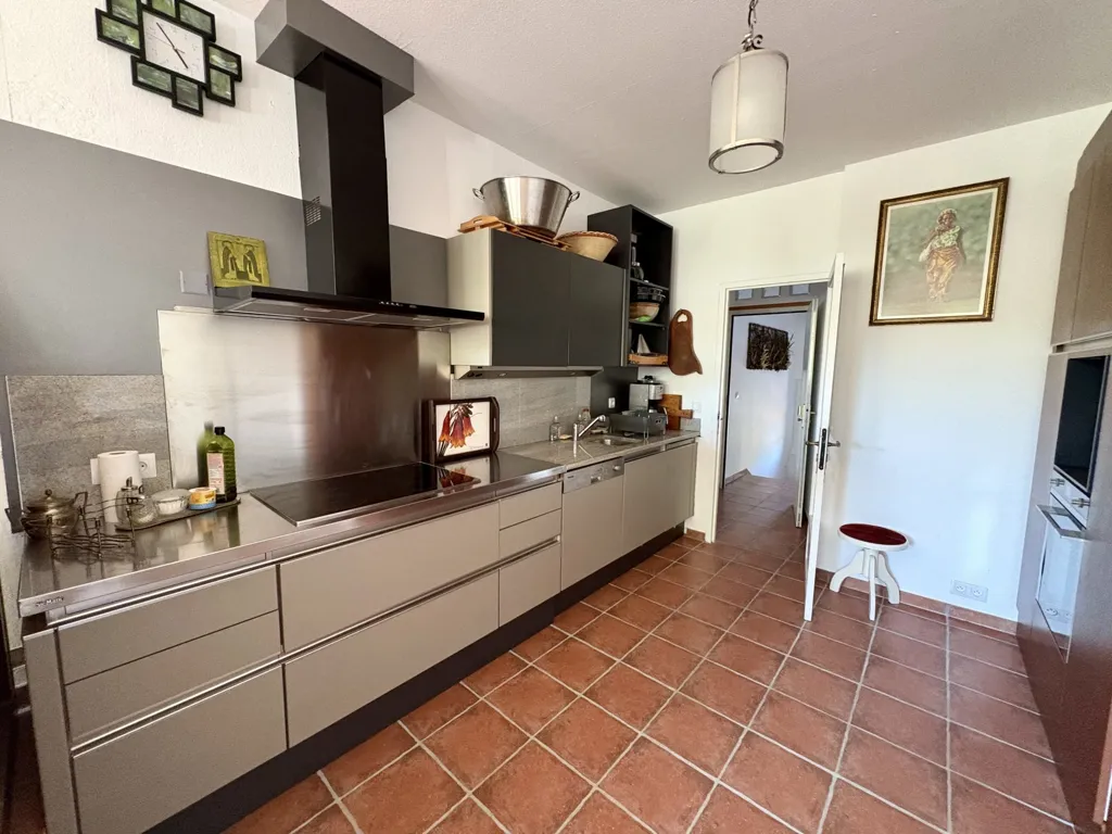 Köök - Charming Maison with Extensive Garden in Limoux