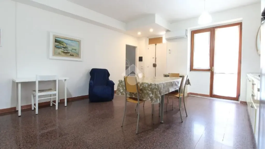 Sala da pranzo - Trilocale with Private Garden in Agropoli