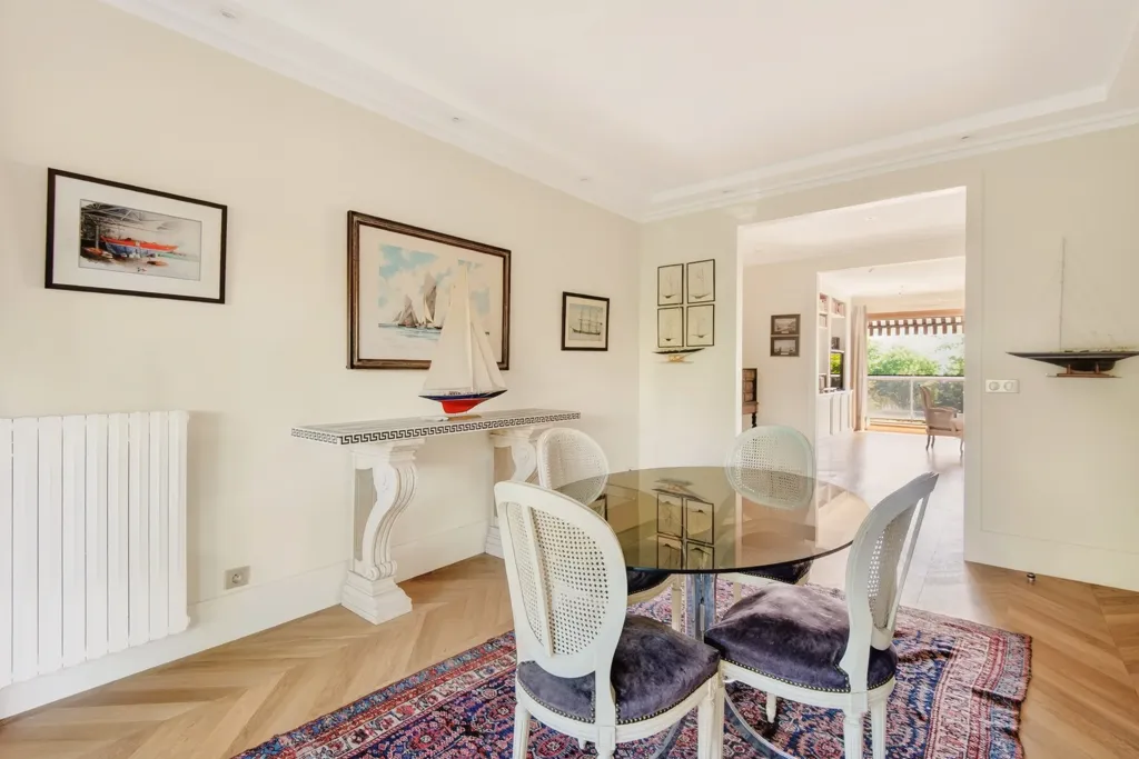 Sala da pranzo - Renovated Apartment with Park View in Saint-Cloud