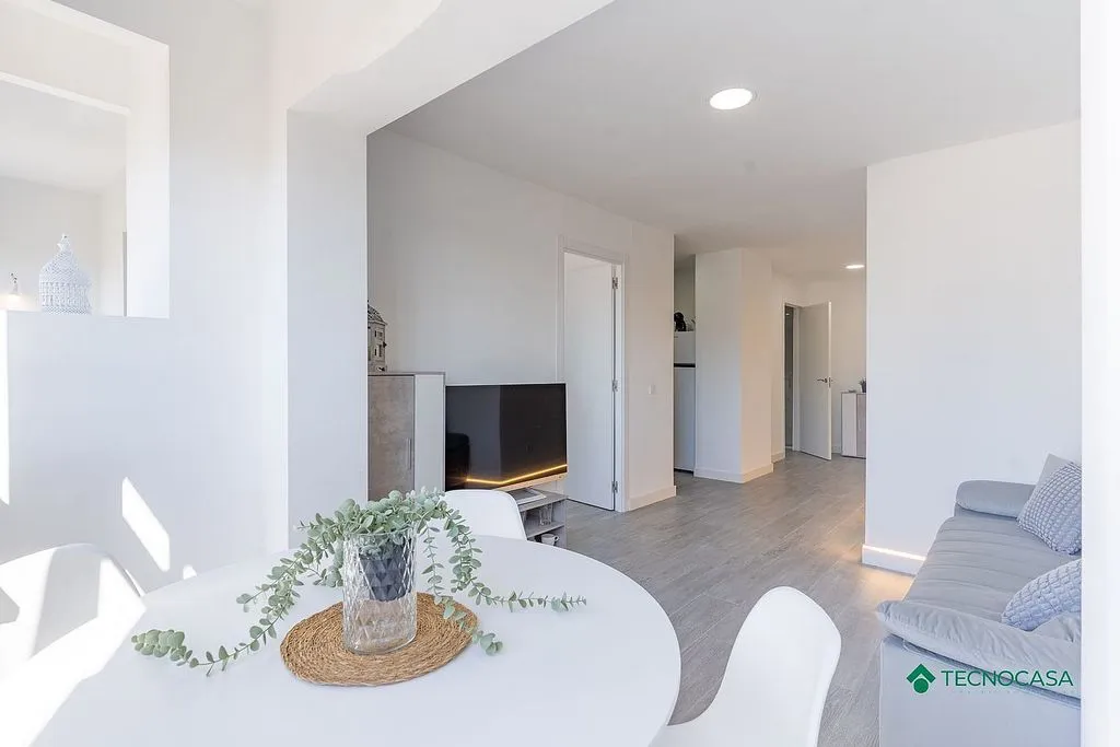 Elutuba - Modernised Apartment with Balcony in Aguadulce Sur