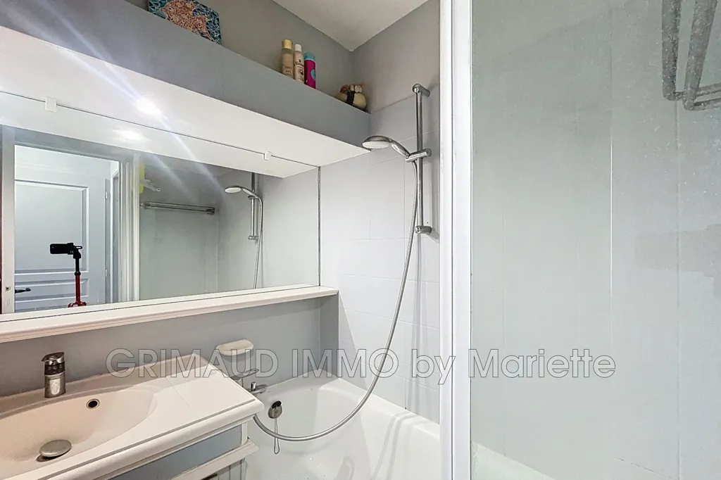 Vannitoad - Garden Apartment with Sea View in Grimaud