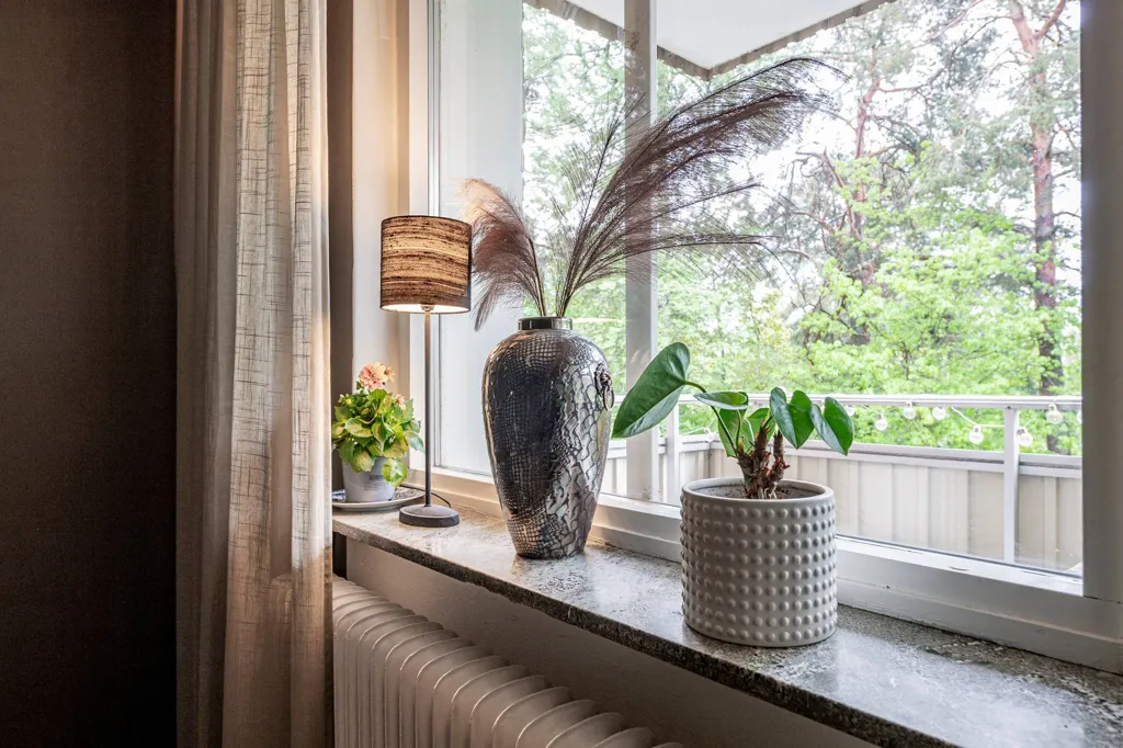 Pièces - Renovated Flat with South-Facing Balcony in Västerås