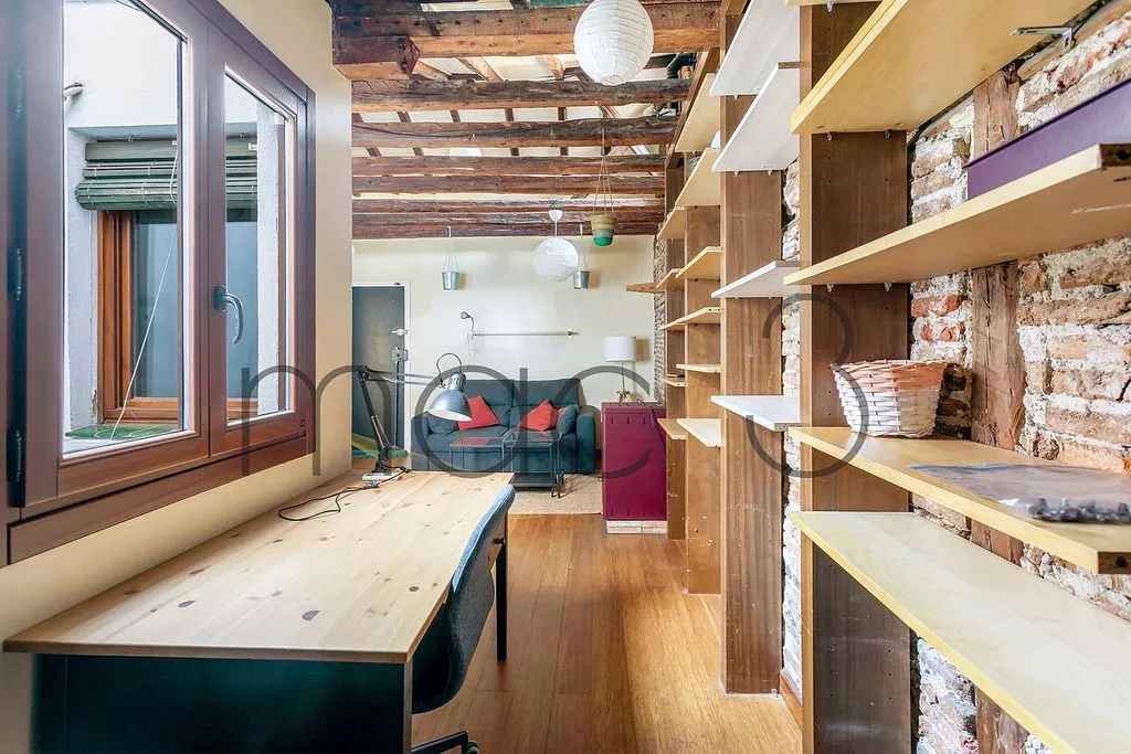 Bureau - Apartment with Balcony in Justicia, Madrid