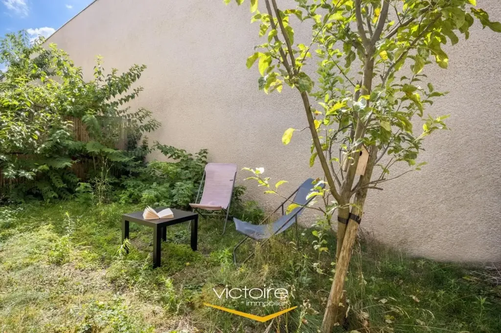 Aed - Newly Built House with Two Gardens in Montchat