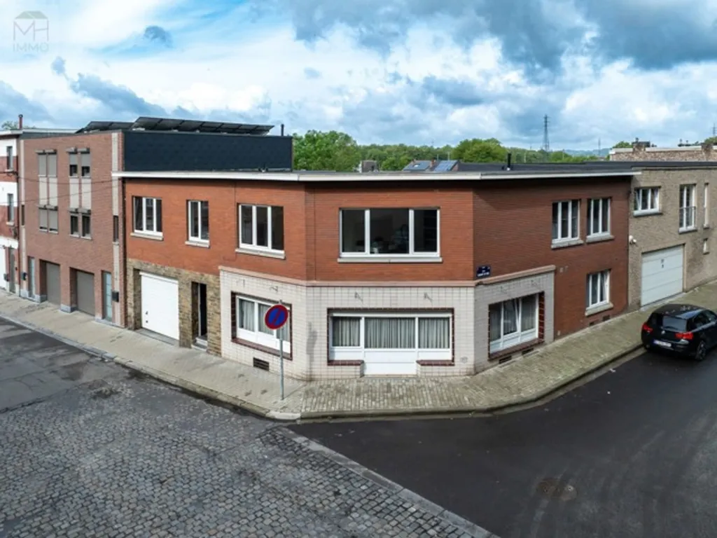 Õhuvaade - Mixed-Use Building with Terrace in Sclessin, Liège