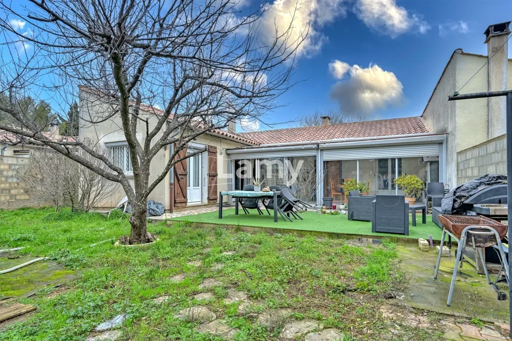 Jardin - Maison de Plain-Pied avec Terrasse à Nîmes