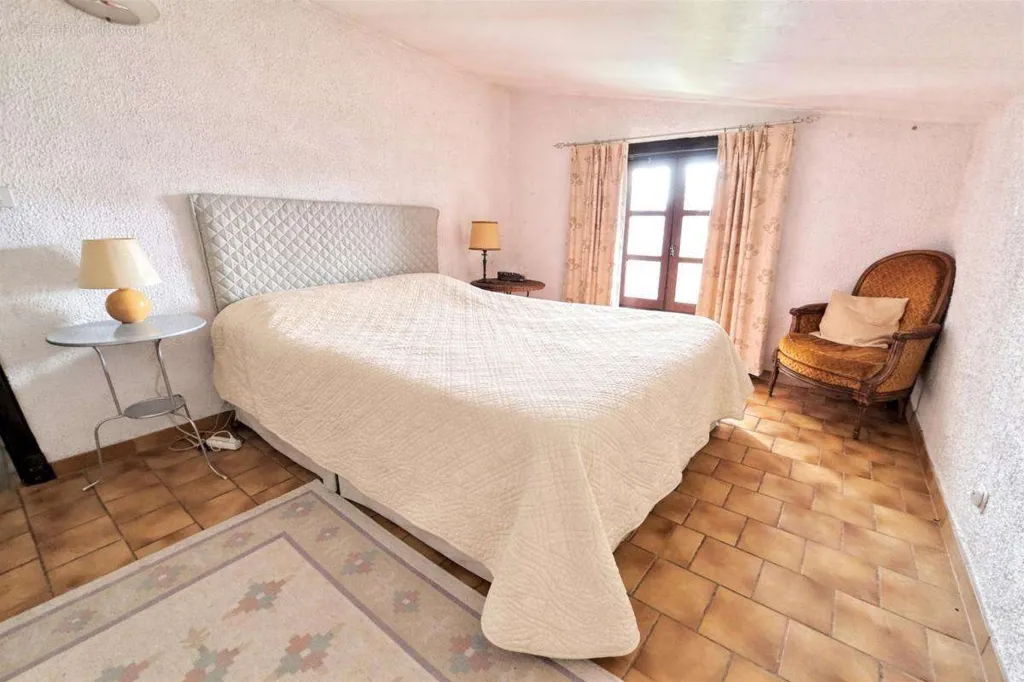 Chambres - Maison de 5 Chambres avec Piscine à Cahors