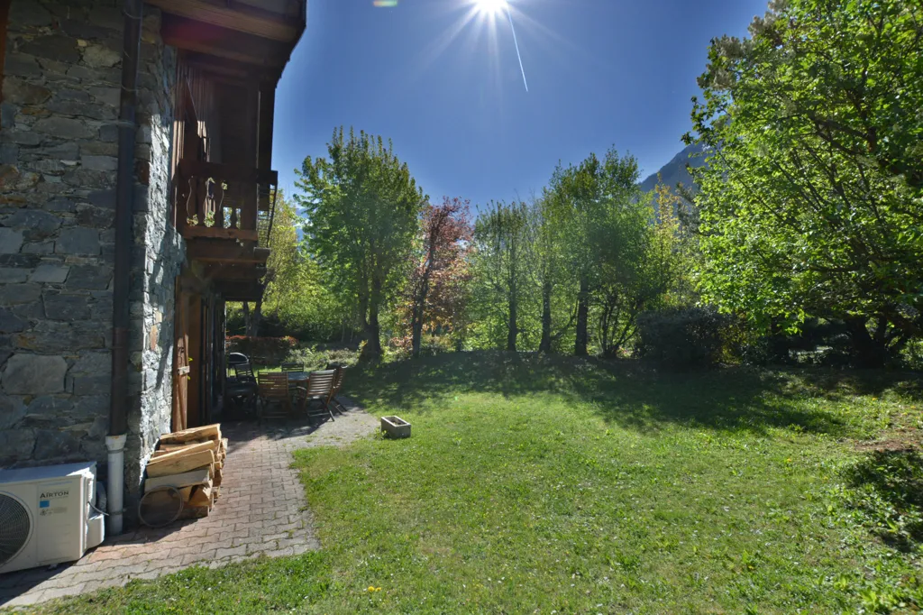 Jardin - Maison d'Architecte avec Jardin à Bozel Centre