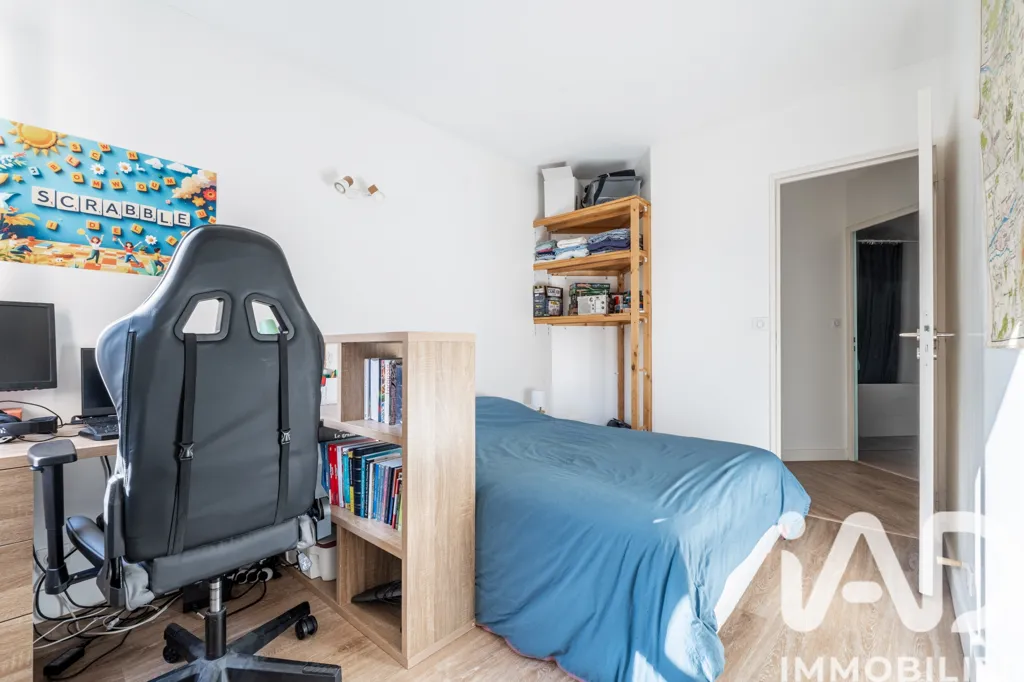Magamistoad - 3-Bedroom Flat with Parking in Central Location