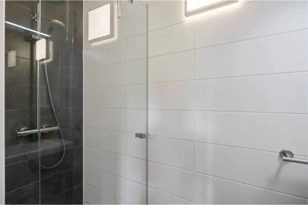 Vannitoad - Apartment with Terraced Garden in Mortsel