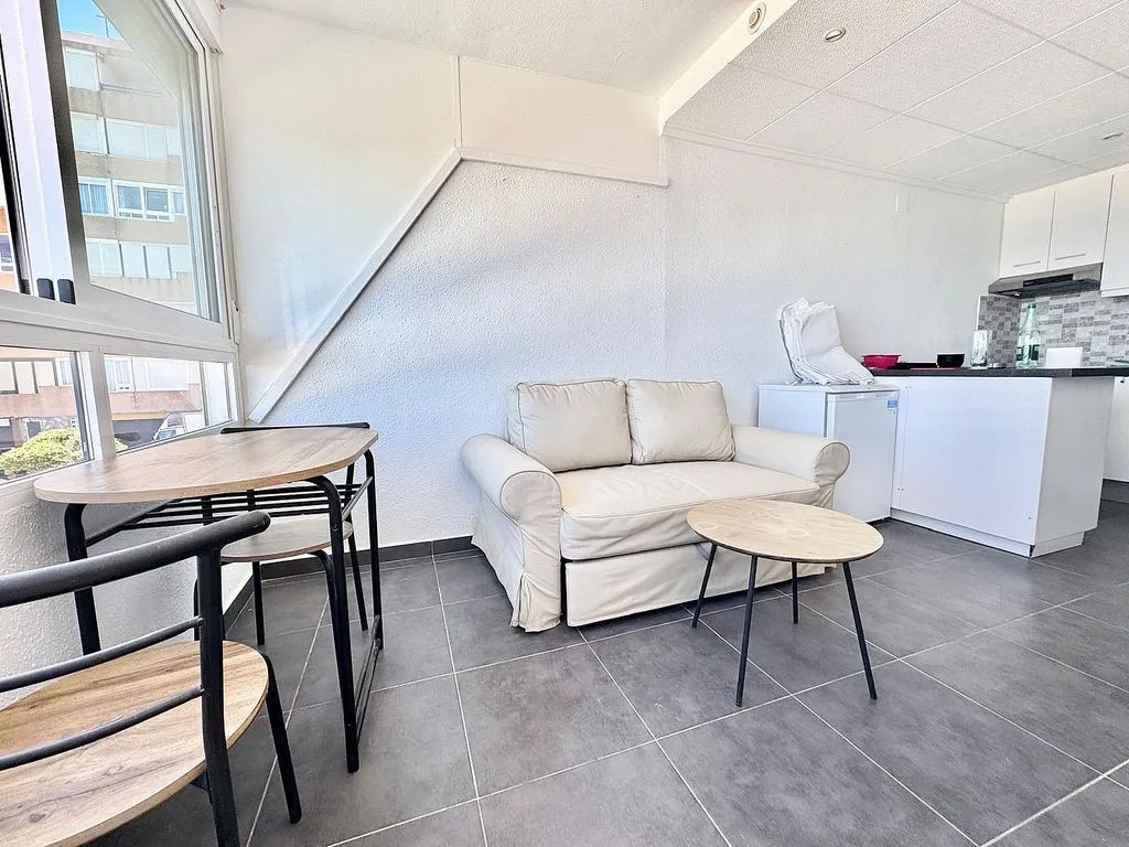 Elutuba - Studio with Sea View in Torrelamata