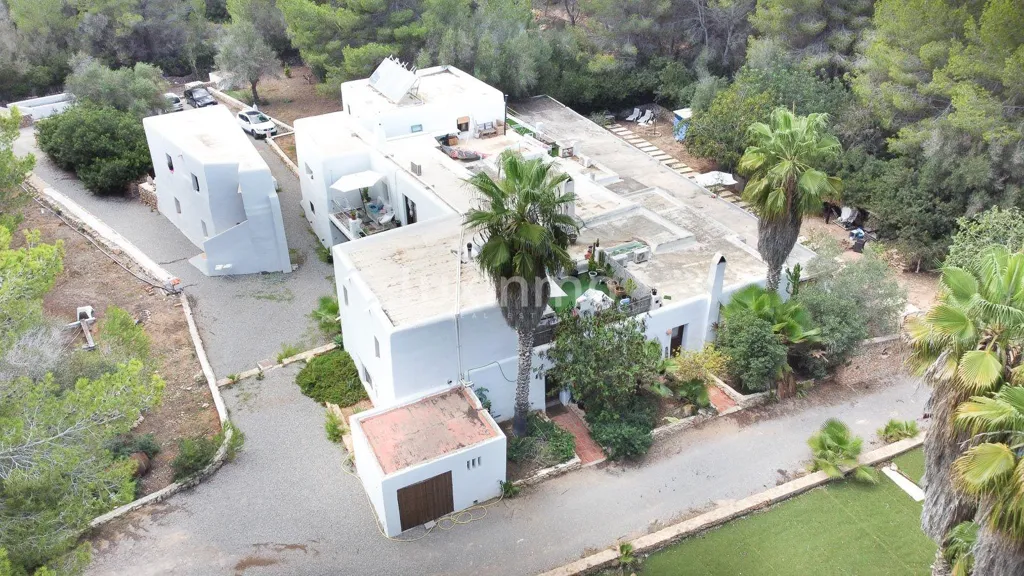 Õhuvaade - Traditional Finca with Forest View in Santa Eulalia