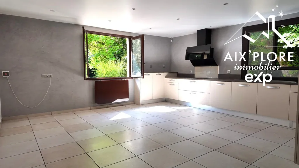 Cuisine - Maison Longère Rénovée avec Piscine à Attignat