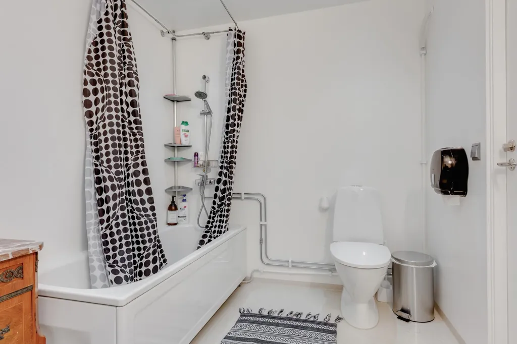 Salles de bain - Townhouse with Garden in Dalsjöfors