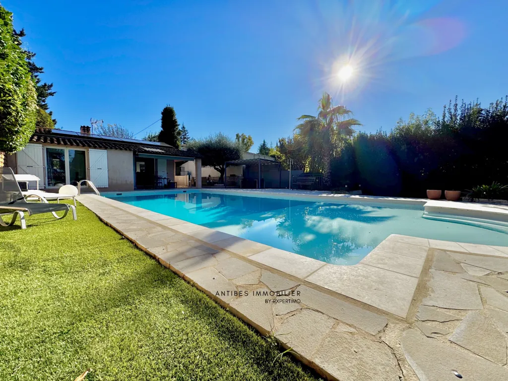 Piscine - Maison Individuelle avec Piscine à Mougins