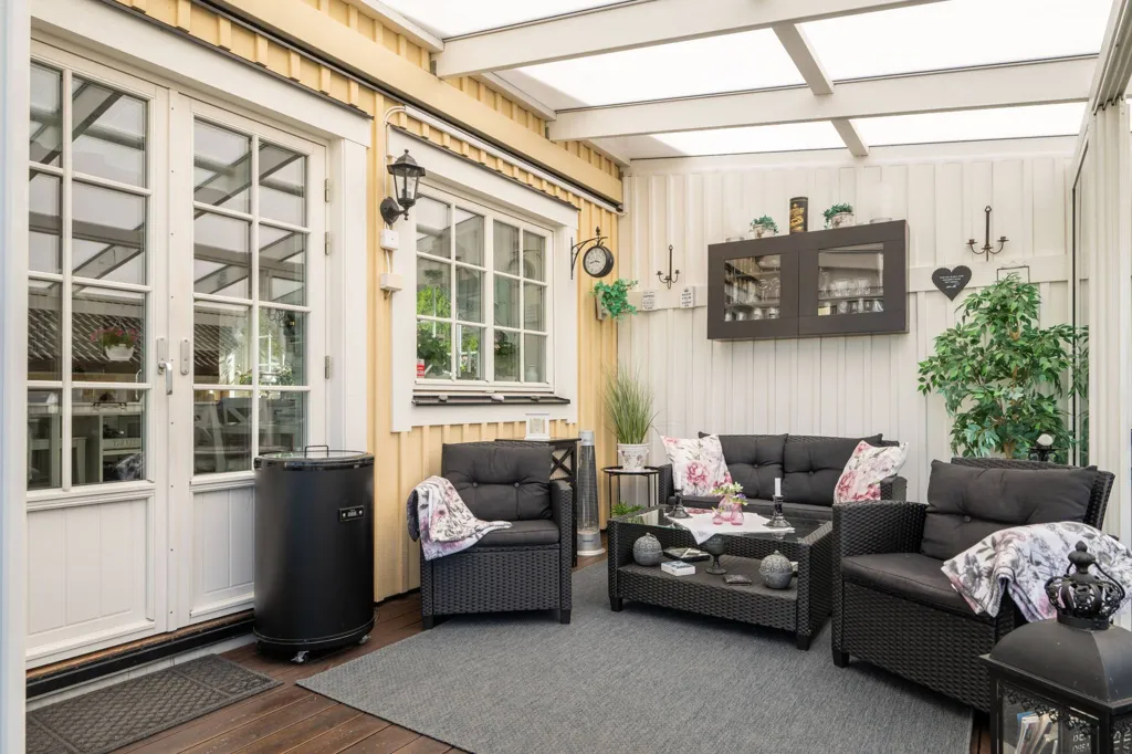 Terrasse - 1-Plan Villa with Mälaren View in Sundsvik
