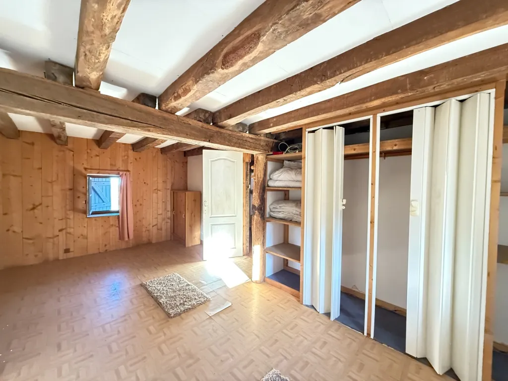 Pièces - Maison en Pierre avec Cour Intérieure à Bussière-Dunoise