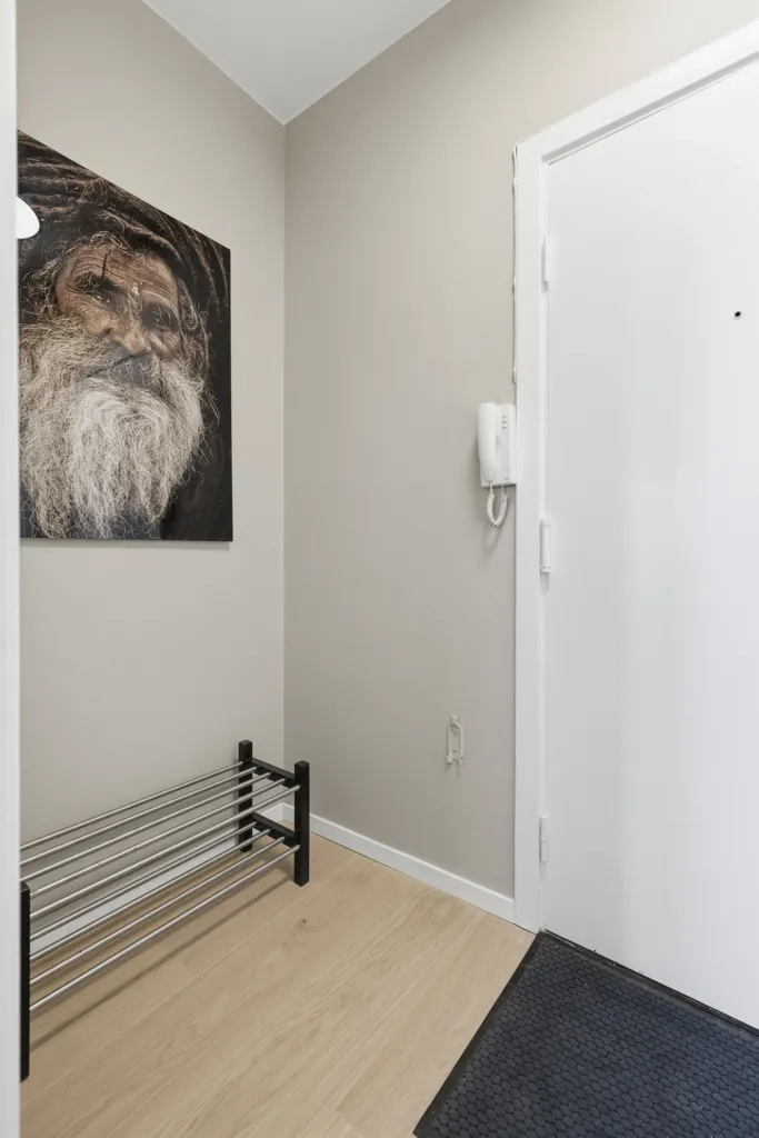 Ingresso - Modern Flat with High Ceilings in Central Location
