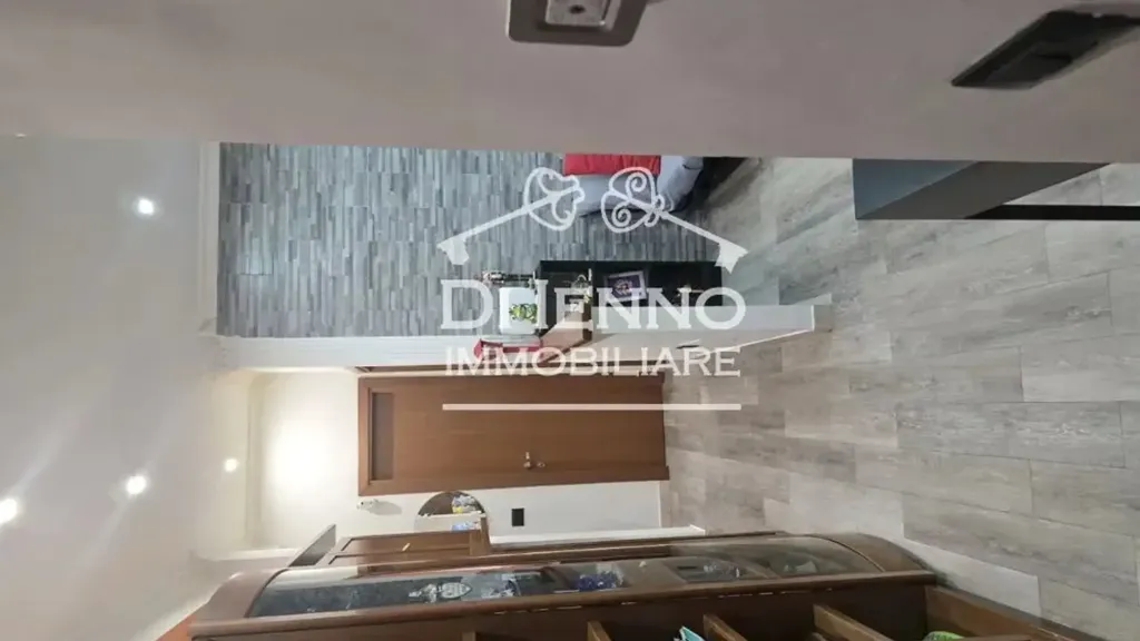 Séjour - Ristrutturato Trilocale with Metro Access in Rome
