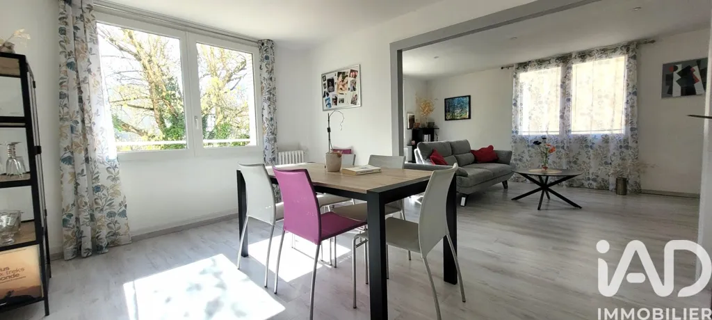 Söögituba - Renovated 3-Piece Apartment near Orange Centre
