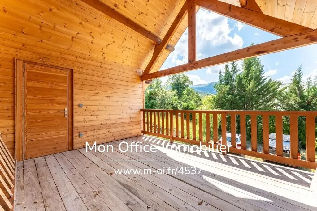 Terrasse - Maison Luxueuse avec Vue Montagne à Crots