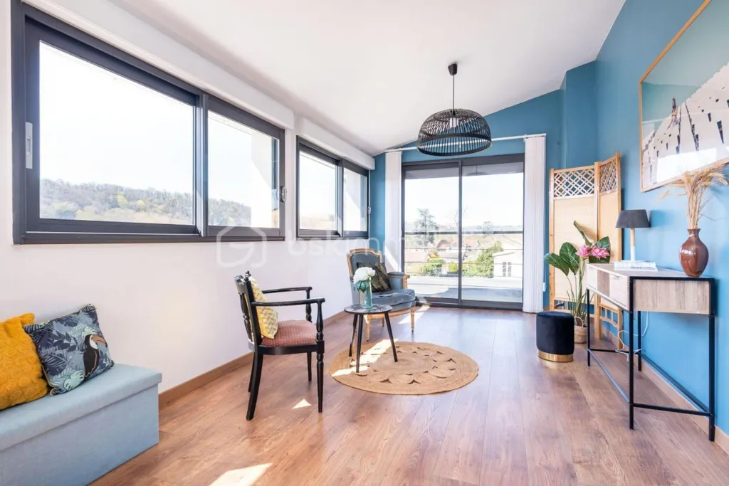 Living Room - Charming House with Garden in Dagneux