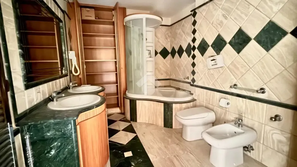 Salles de bain - Spacious Apartment with Balcony in Naples