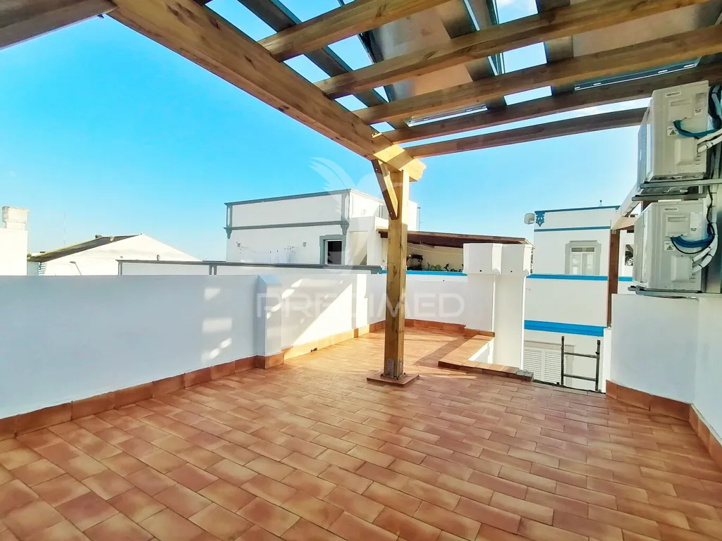 Terrass - Remodelled House with Two Apartments in Olhão