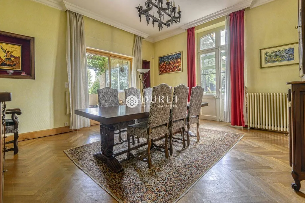 Salle à manger - Maison de Luxe avec Parc Boisé à Cugand