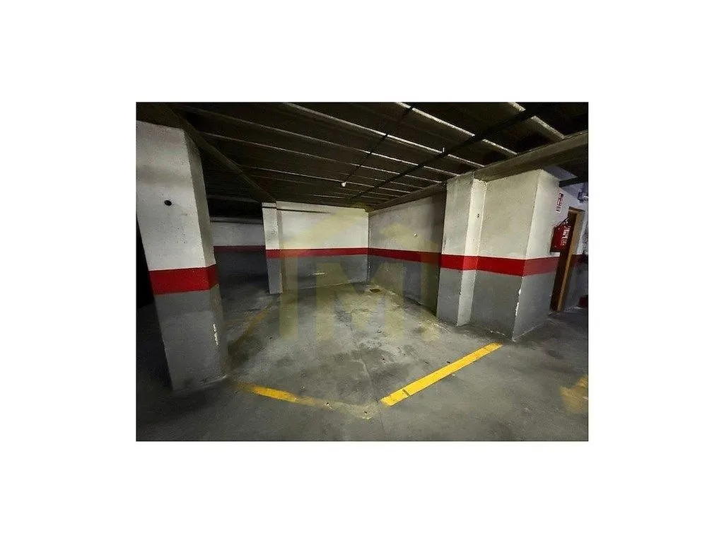 Garage - Sunny Apartment with Terrace in Rosal