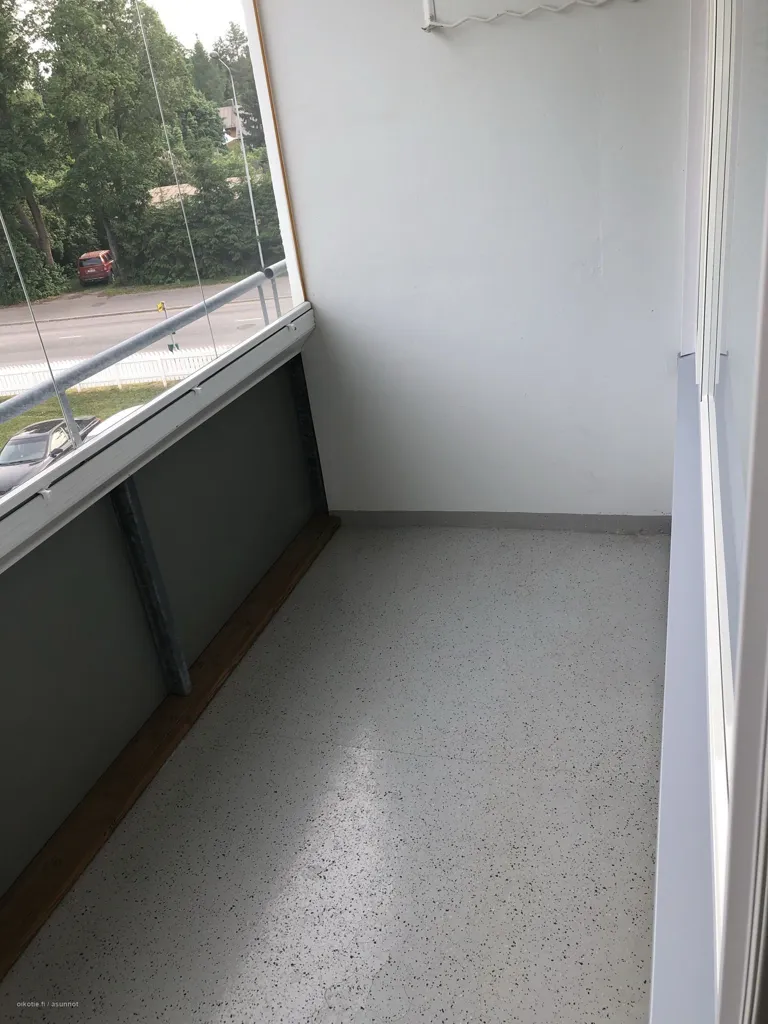 Balcon - Bright Apartment with Balcony in Heinola