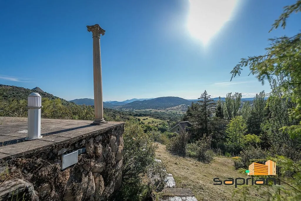 Terrass - Chalet with Pool and Terrace in Robledo de Chavela
